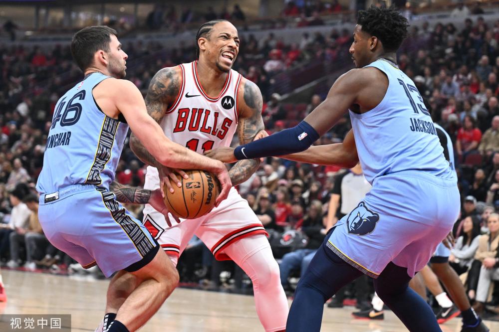 会聚焦在两 会聚焦在两